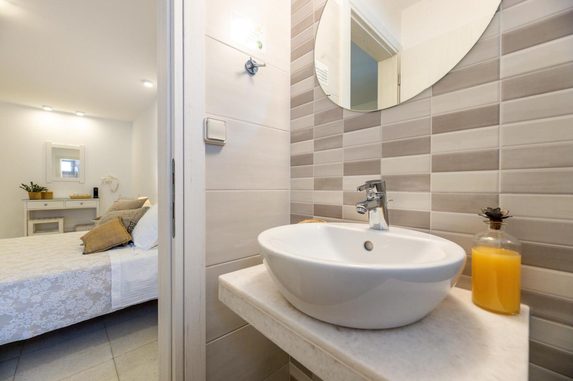 Perivoli Rooms ปาริเกีย ห้อง รูปภาพ