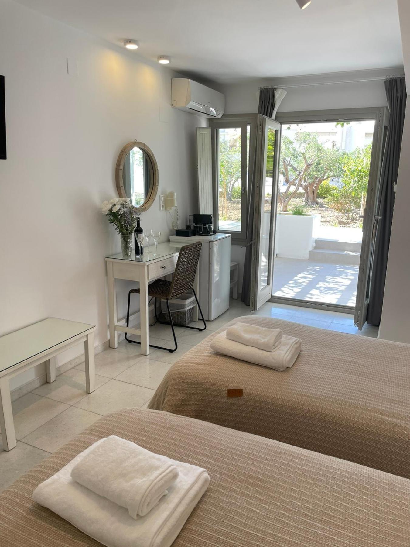 Perivoli Rooms ปาริเกีย ห้อง รูปภาพ